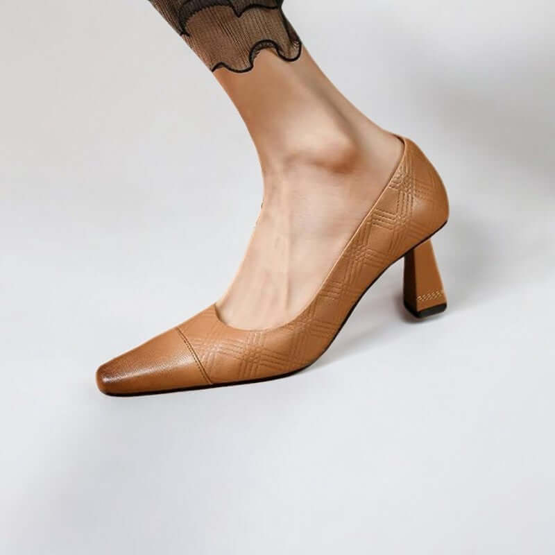 Scarpin Feminino Bico Fino Marrom Pilar