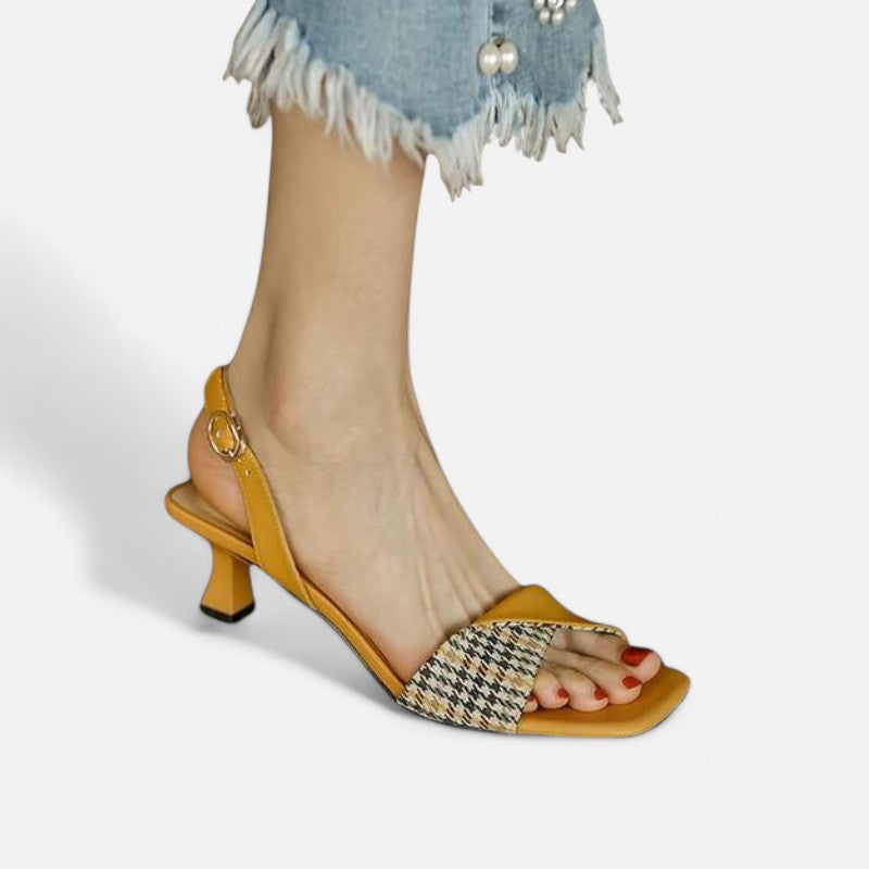 Sandália Feminina de Couro Amarelo Thaís