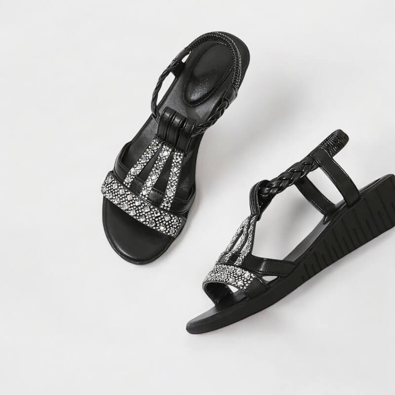 Sandália Feminina Cravejada Preto Daniella