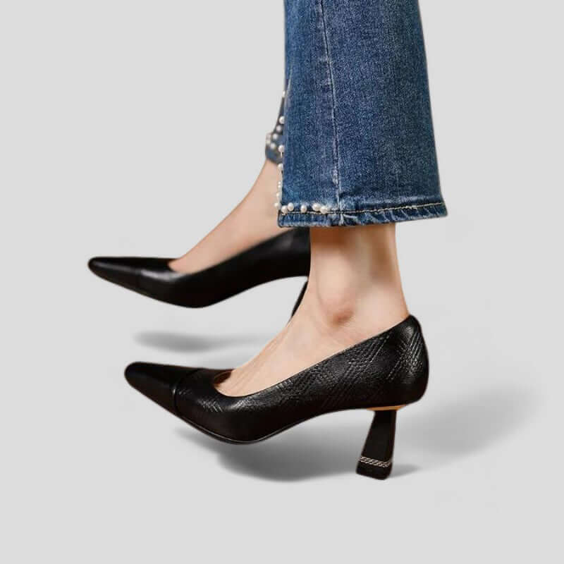 Scarpin Feminino Bico Fino Preto Pilar