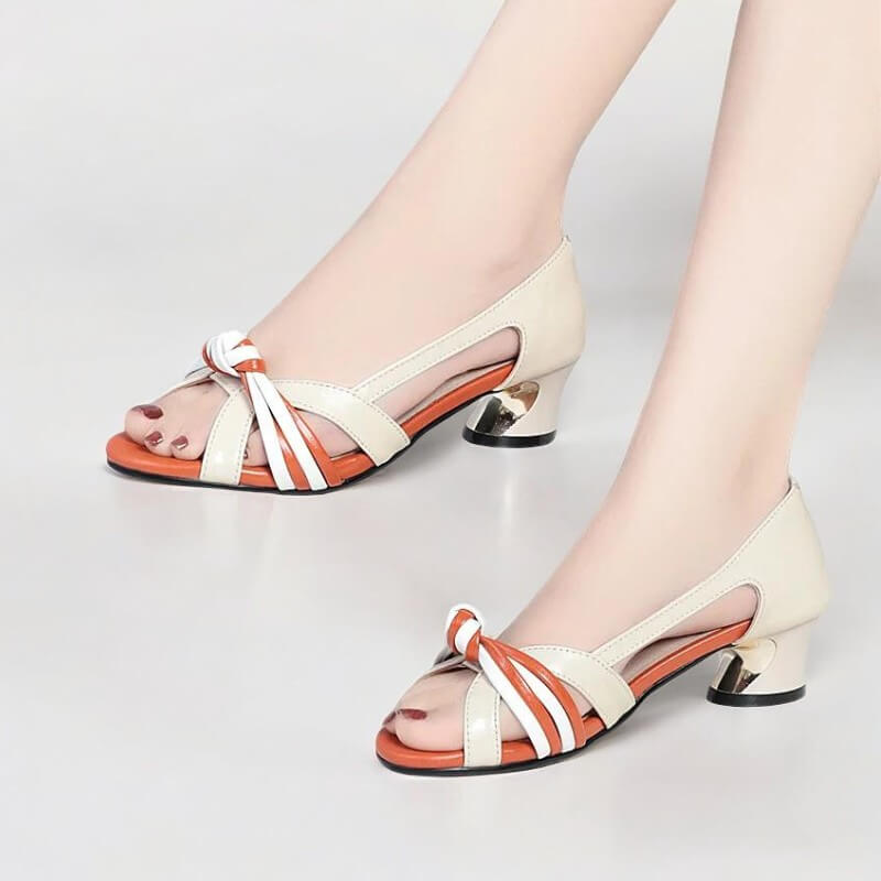 Sandália Feminina de Couro Bege Aurora