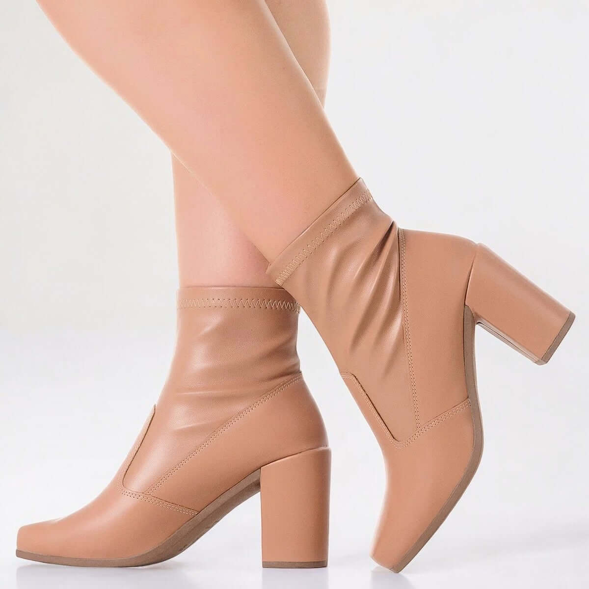 Bota Feminina Salto Grosso Marrom Bruna