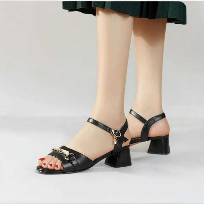 Sandália Feminina de Couro Preto Helena