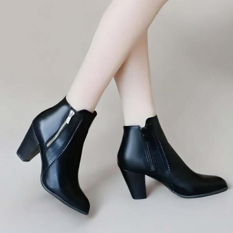 Bota Feminina Cano Curto Couro Thaís