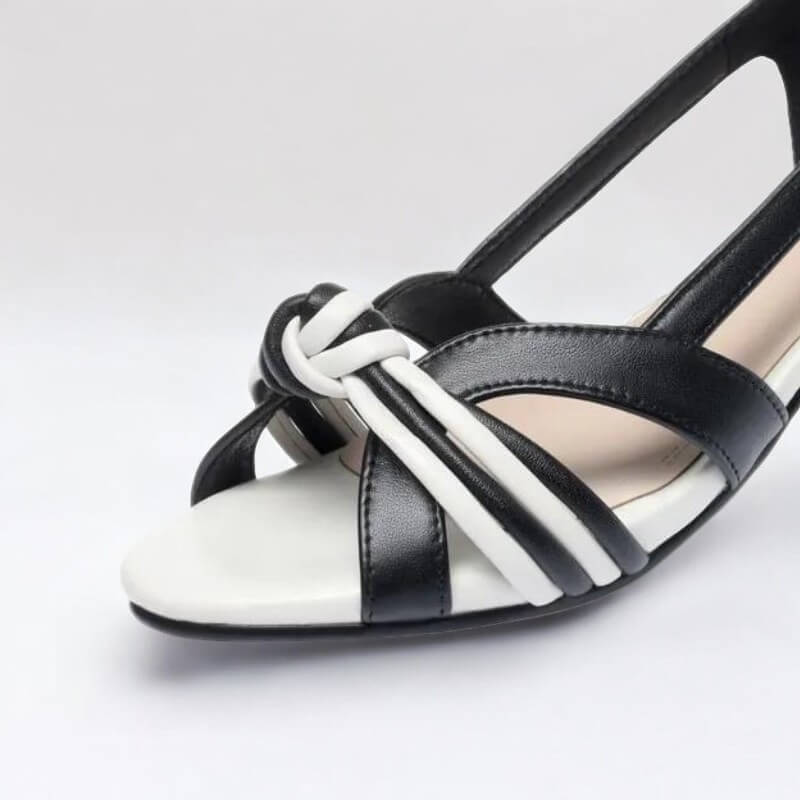 Sandália Feminina de Couro Preto Aurora