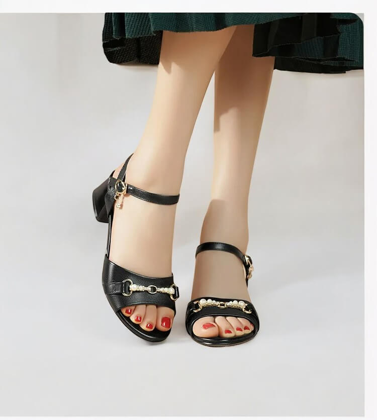 Sandália Feminina de Couro Preto Helena