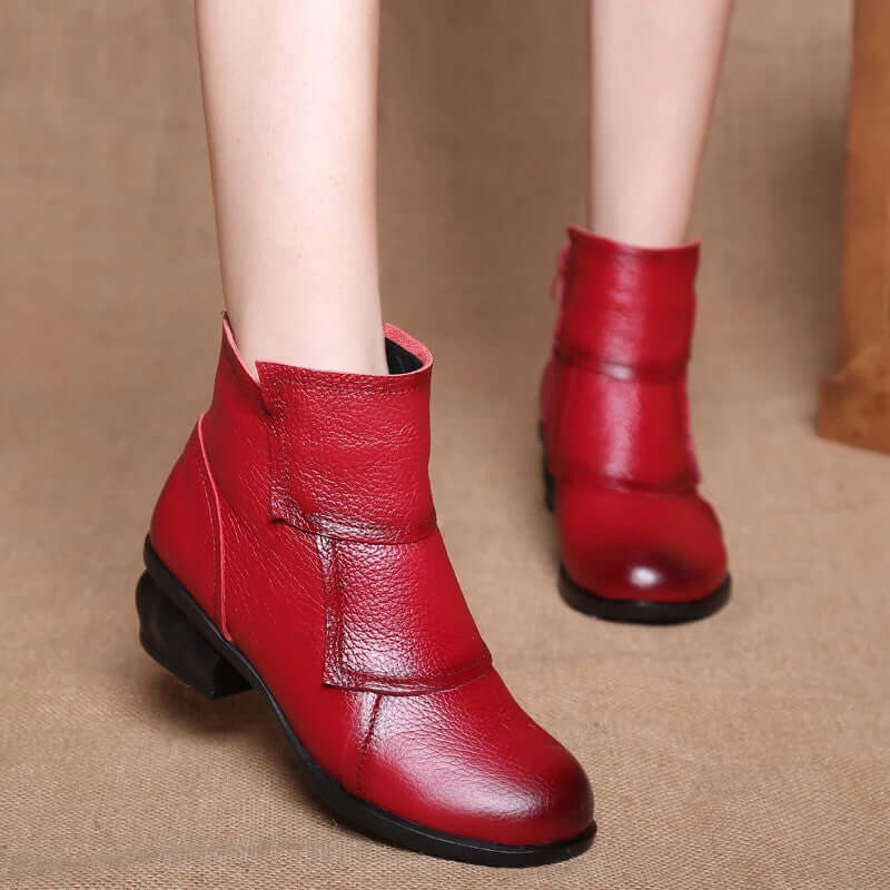 Bota Feminina de Couro Manuys
