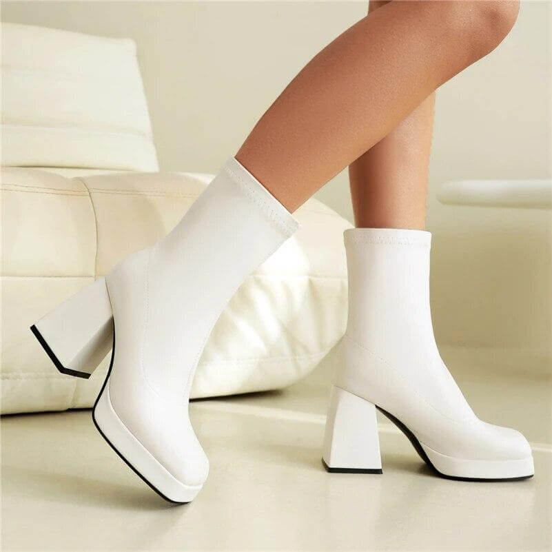 Bota Feminina de Couro Branco Clarice