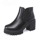 Bota Feminina de Couro Tratorada Luane