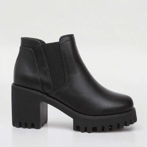 Bota Feminina de Couro Tratorada Luane