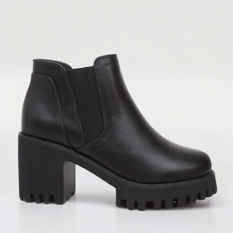 Bota Feminina de Couro Tratorada Luane