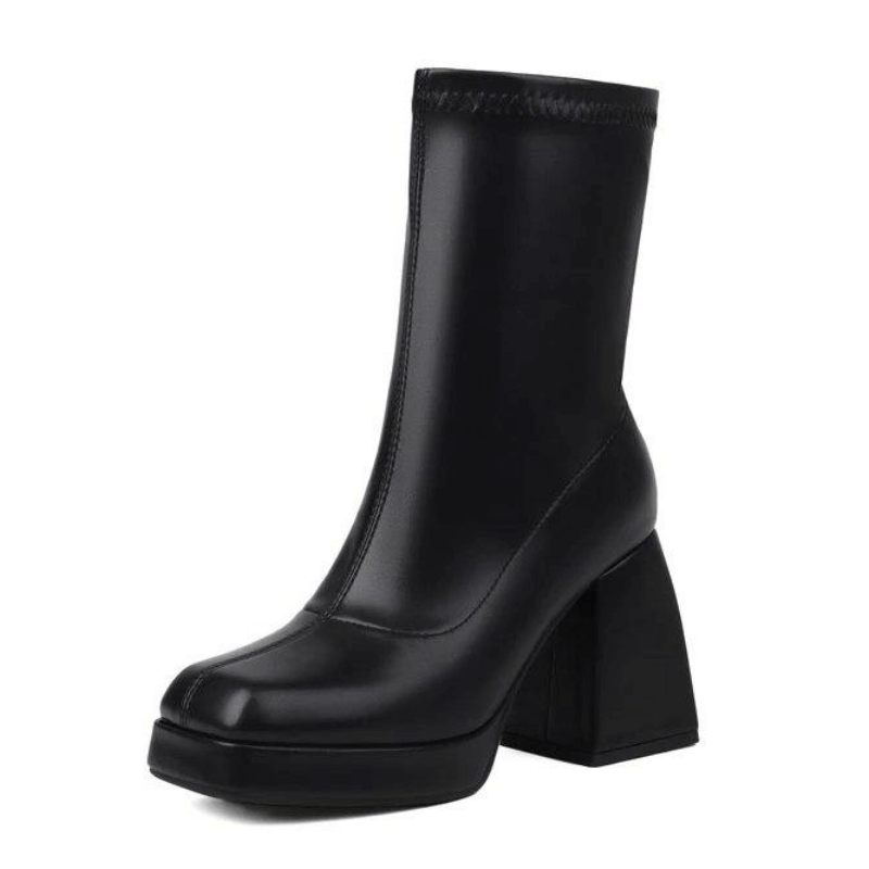 Bota Feminina de Couro Preto Clarice