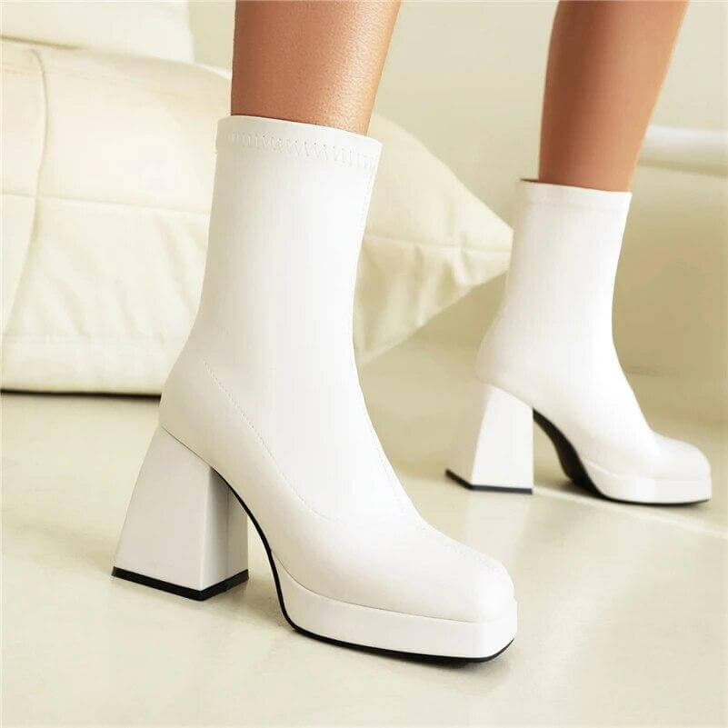 Bota Feminina de Couro Branco Clarice